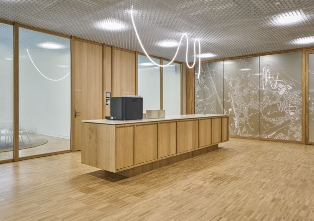 Holz als Corporate-Architecture ist bei der Urner Kantonalbank ein zentrales Element