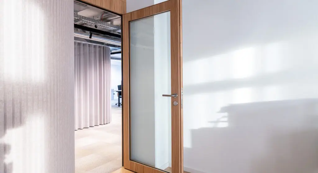 Schwab 58 Holztrennwand in HIAG, Zürich