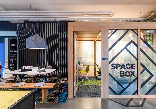 01_Schwab_AG_spaceBox spaceBox