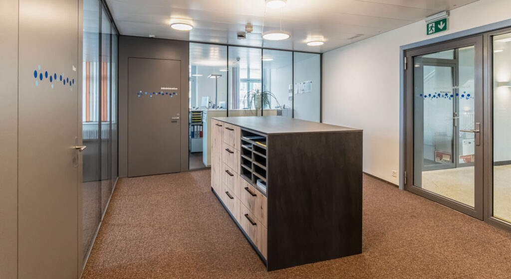Schwab 52 Metalltrennwand im Diensleistungszentrum in Aarwangen