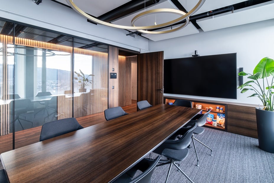 02_Schallschutz-im-Büro_Stutzer & Co. Zürich_small Schalldämmung im Büro verbessern – Wie Trennwände Lärm effektiv reduzieren